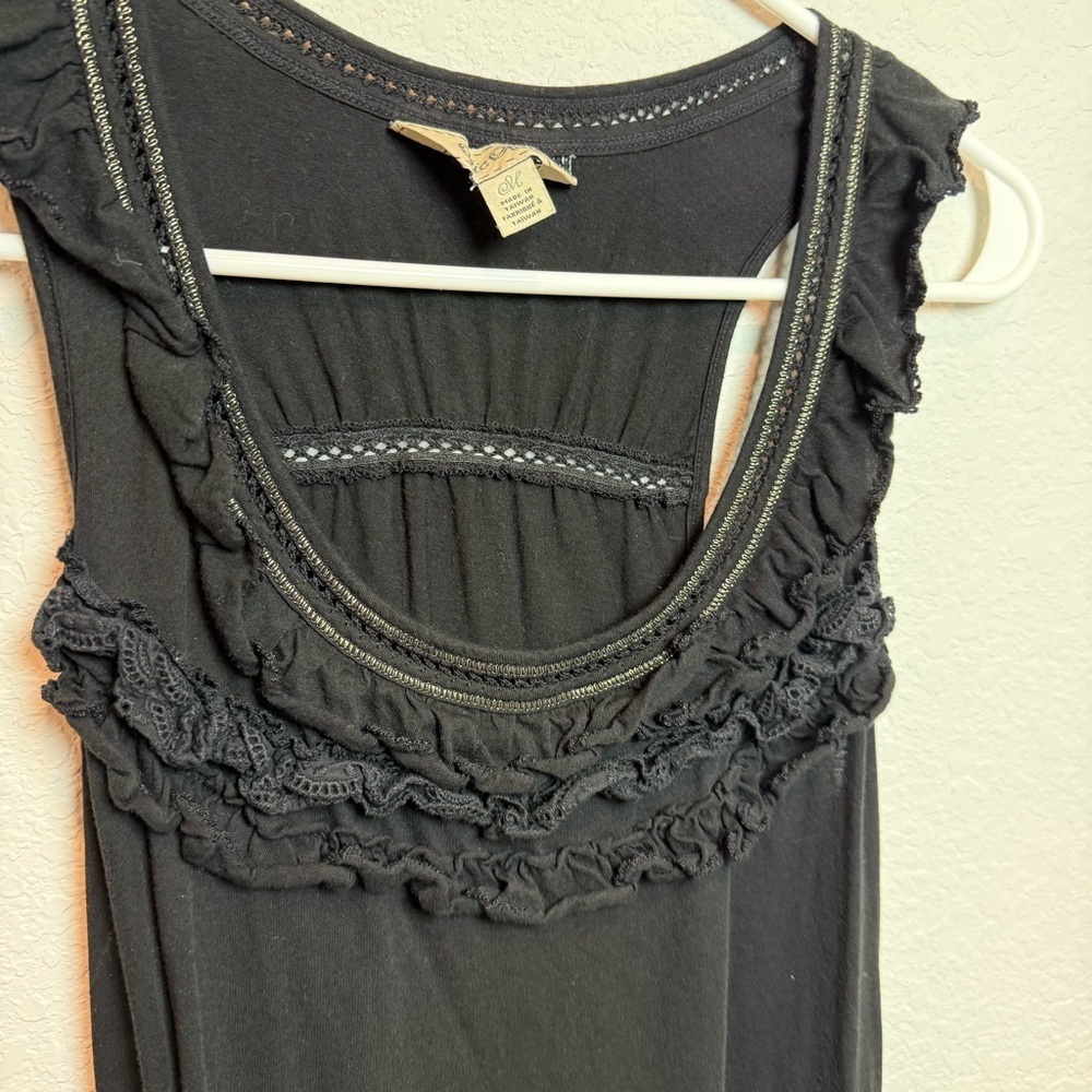 Ric Rac Black Ruffled Tank Top Medium - Picture 3 of 5